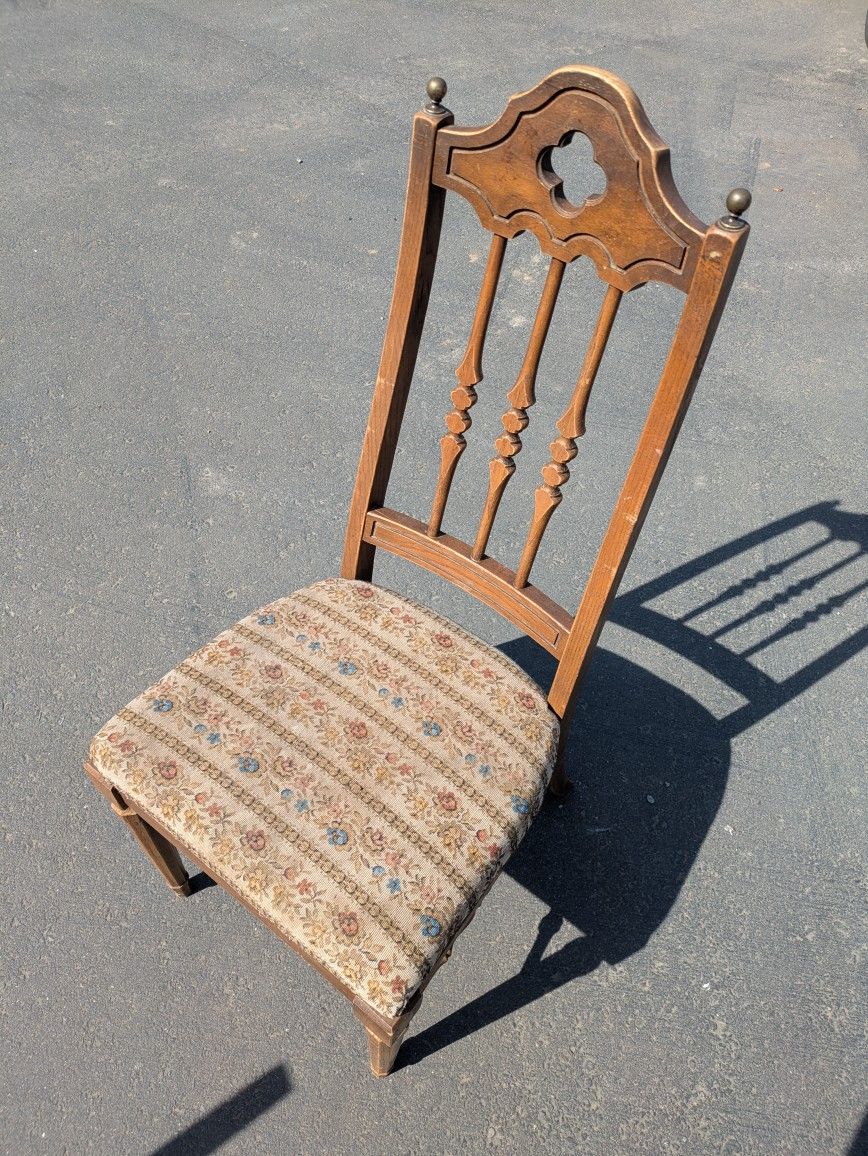 Antique Holman Mfg Co. Dining Chair