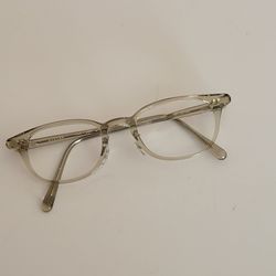 EYEVAN Blackburn GR6 Eyeglasses Frames 49x21x145 Made in Japan. Clear 
plastic frame. Please see the photos Pre-owned, good shape. You need 
your own 