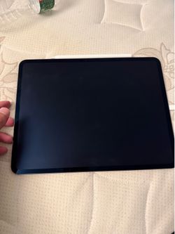 Apple iPad Pro 13” M5 1TB Wi-Fi + Cellular (Unlocked) + Magic Keyboard + Apple Pencil Pro