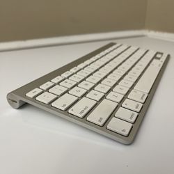 Apple Wireless Keyboard