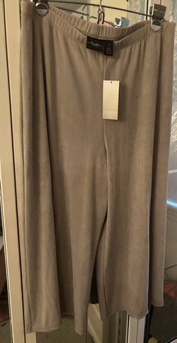 Beige Stretchy Capri Pant