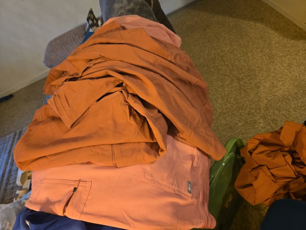 Mauve Shade Joggers And Top