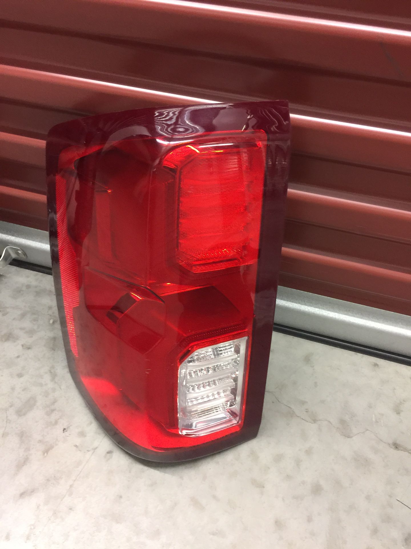 2016 2017 2018 Chevy Silverado LTZ / High Country LED Tail light OEM 84066478
