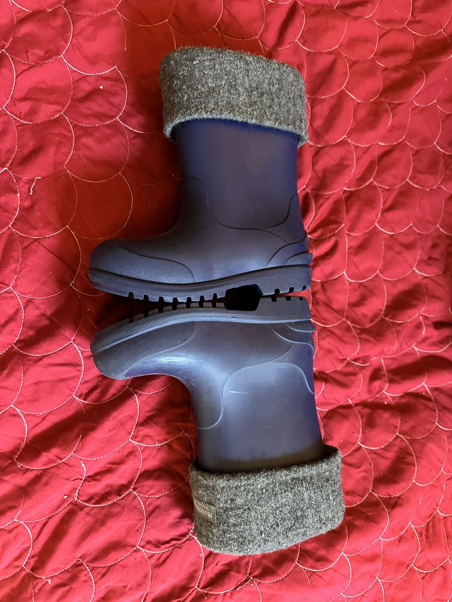 Munchkin by Stride Rite Bear Toddler Size 10 Rubber Boots Navy Blue Insulated