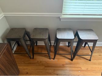 4 Bar stools