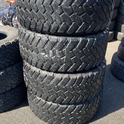 35*12.50R20 LT Marca NITTO Trail Grappler M/T En Perfectas Condiciónes De Vida