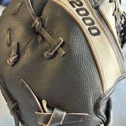 First Baseman’s Mitt A2000