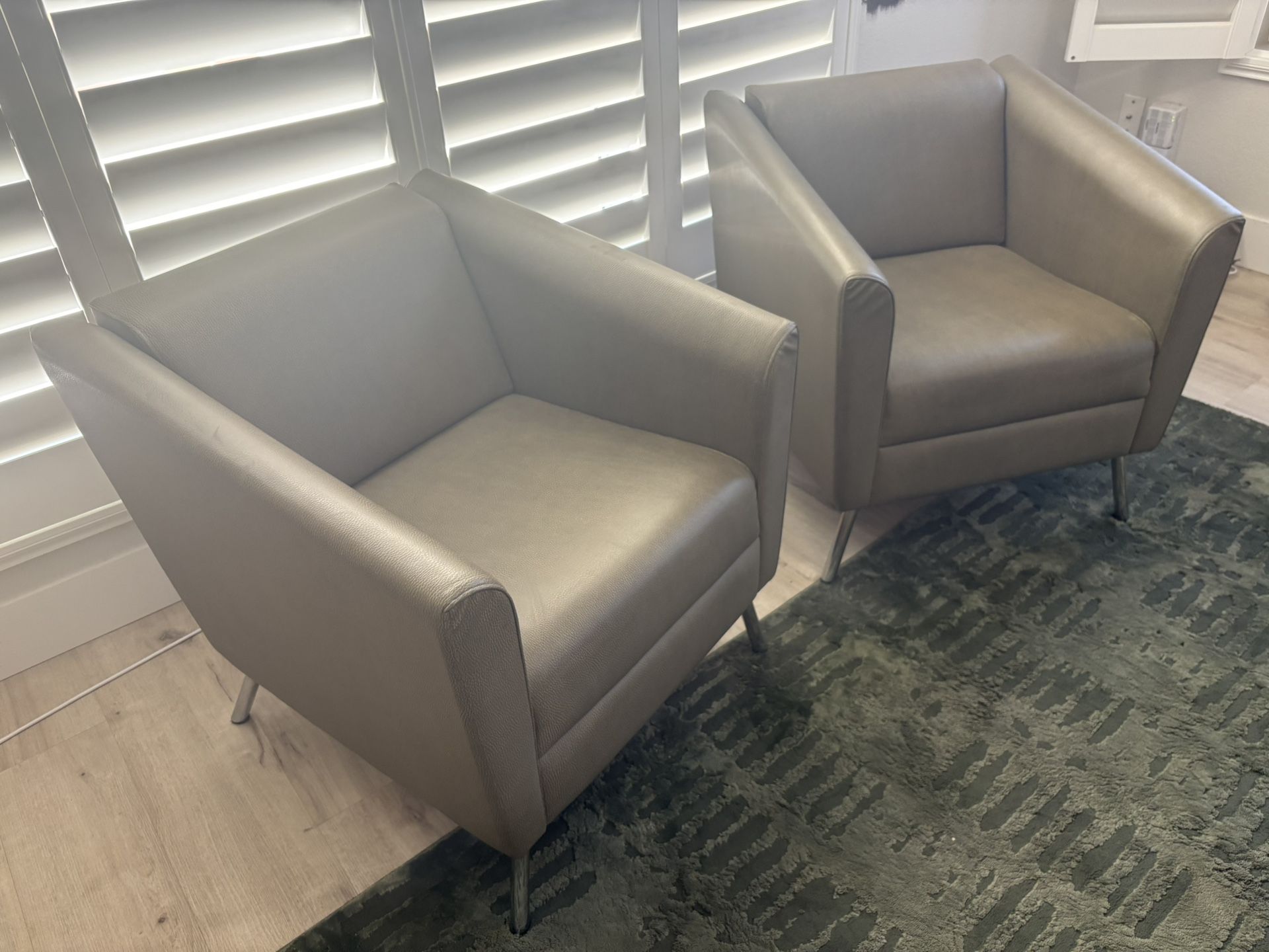 Two Mid-Century Modern Club Chairs – Sleek & Comfortable (Sold as a Pair) 