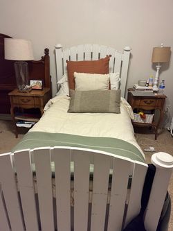 White Picket Fence twin bed