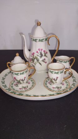 Porcelain Tea Set with Floral Pattern
