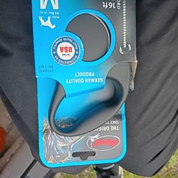 Brand New Retractable Med Dog Leash 