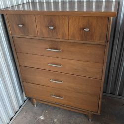 Very Nice Well Maintained  Mid Century Dressers And Night Stand