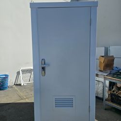 Single Stall Portable Restroom Outdoor Mobile Toilet Sink Bathroom & Accessories
