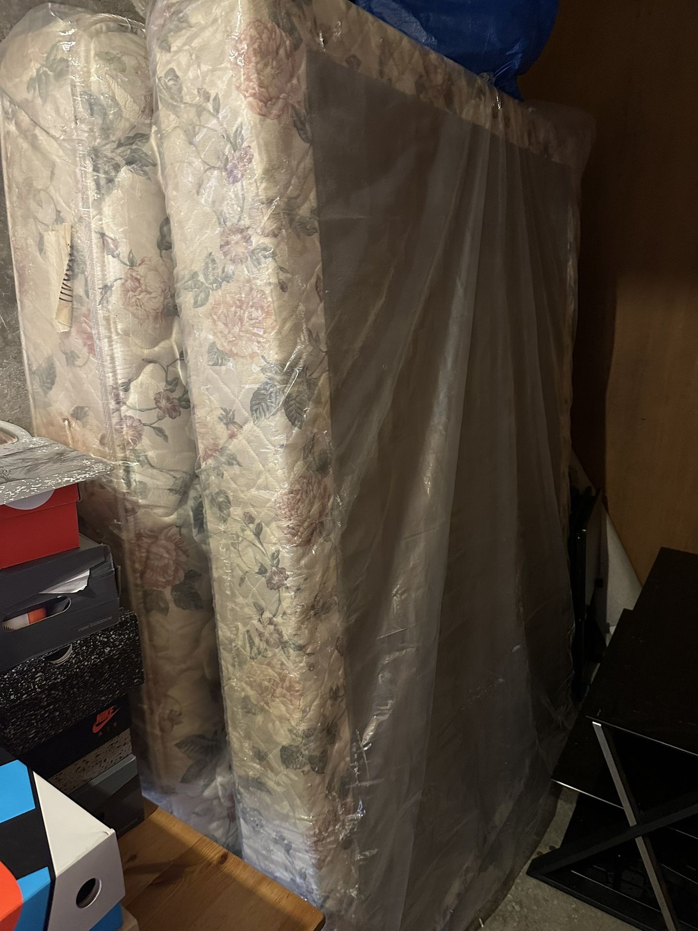 Queen Size Mattress And Box Frame