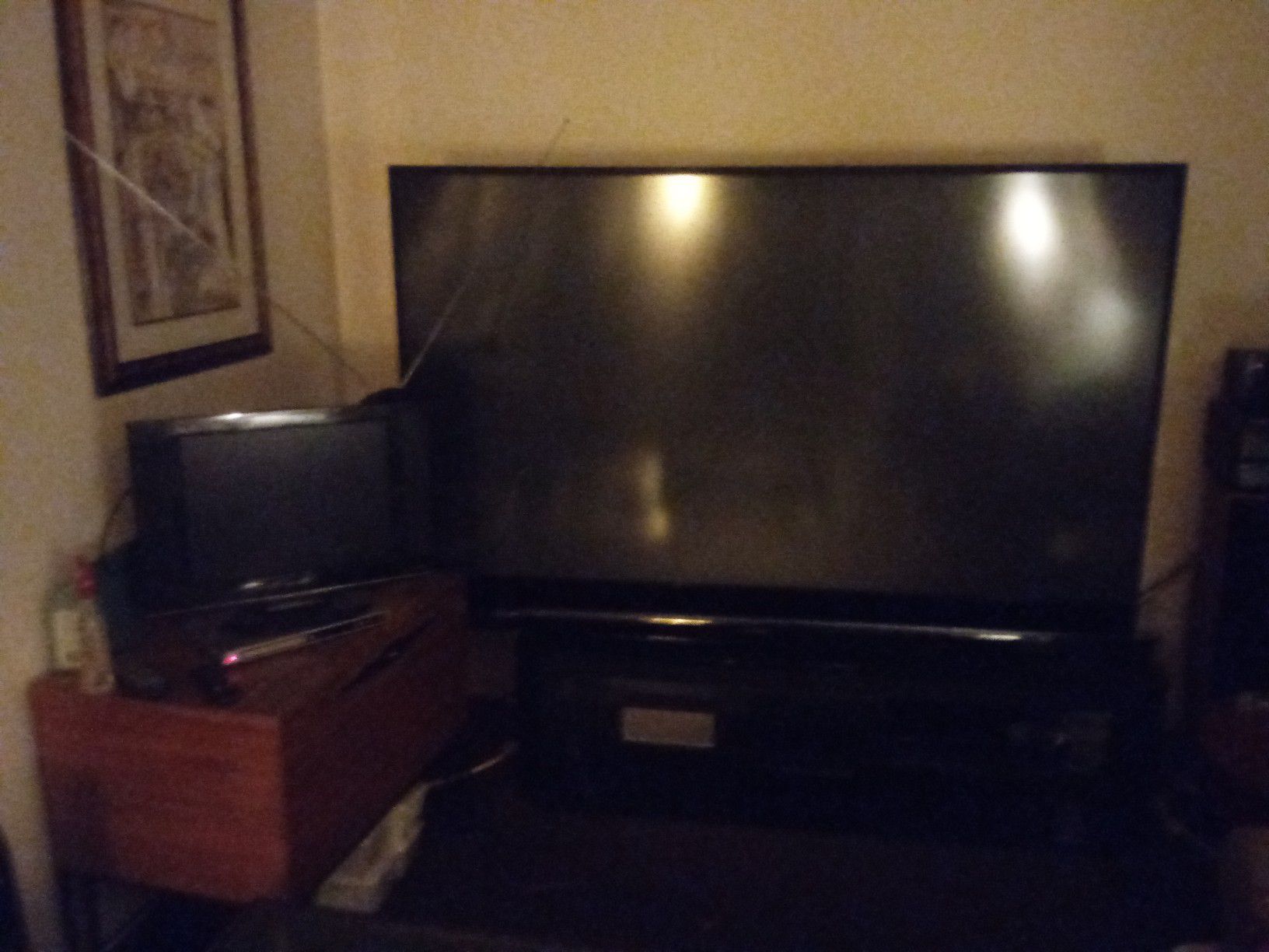 3D Mitsubishi 82 inch TV with stand