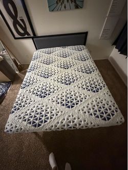 Sleepy’s Hybrid Queen Mattress