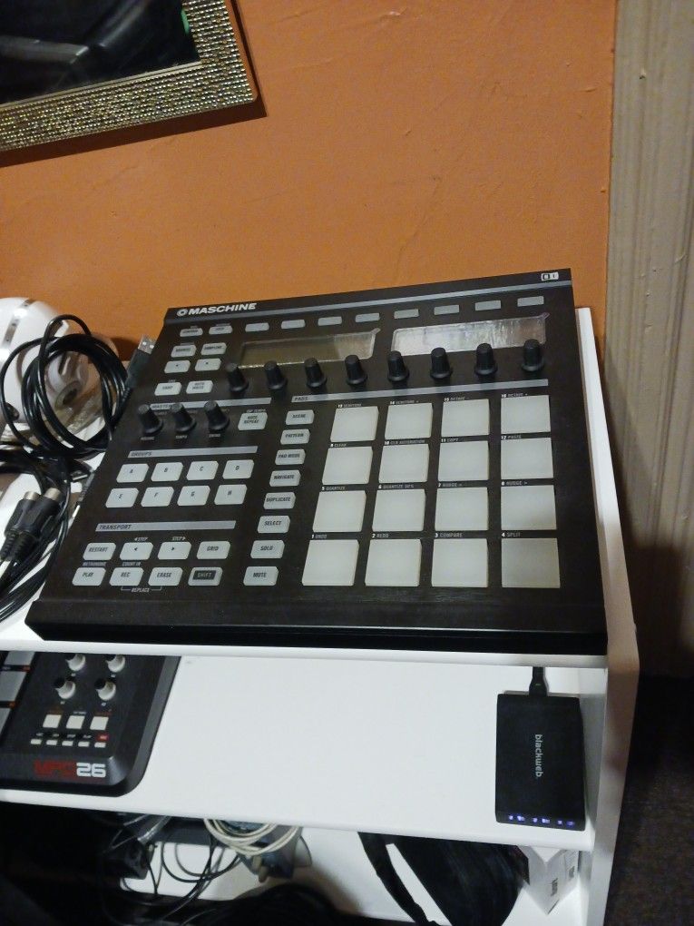 Native Instruments Maschine