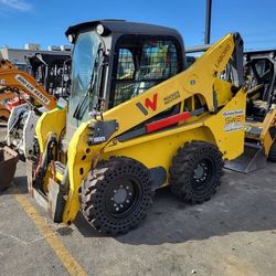 Skid Steer Bobcat 2,000 # Pounds with Wheels and a Free Bucket - Wacker SW21