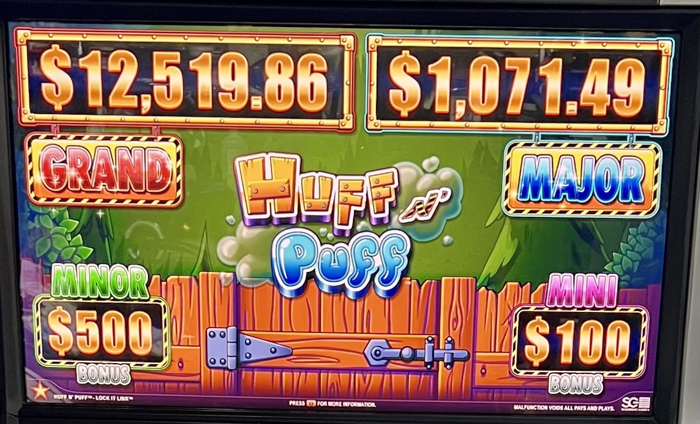 Huff And Puff Slot Machine
