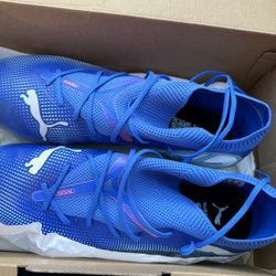 Soccer cleats