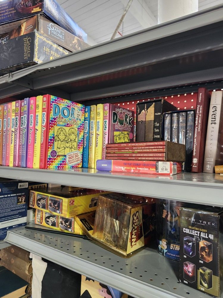 Mixed Lot Of Books To Selling That Are Amazon's