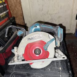 Makita Saw 