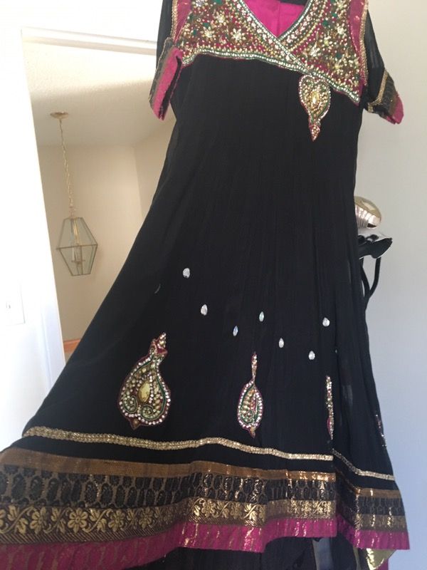 Beautiful hand made design dress, shawl and tide😍 comes all 3 pieces together!