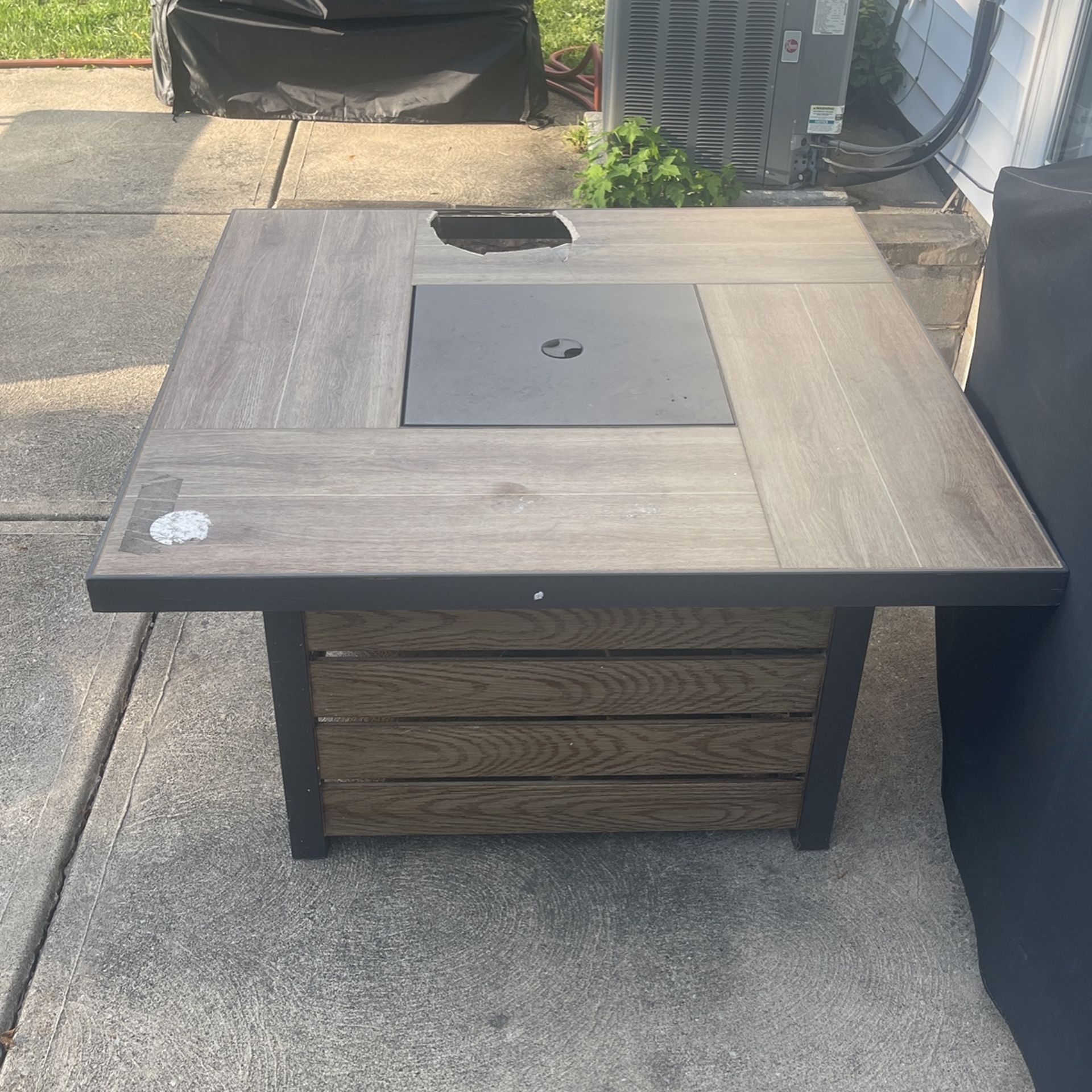 Outdoor Glass Flake Propane Fire Pit 