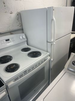 Fridge And Electric Coil Stove Set EACH 400