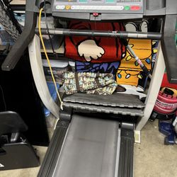 FREE black Threadmill 