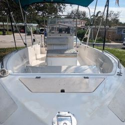 17 Foot Bay Boat