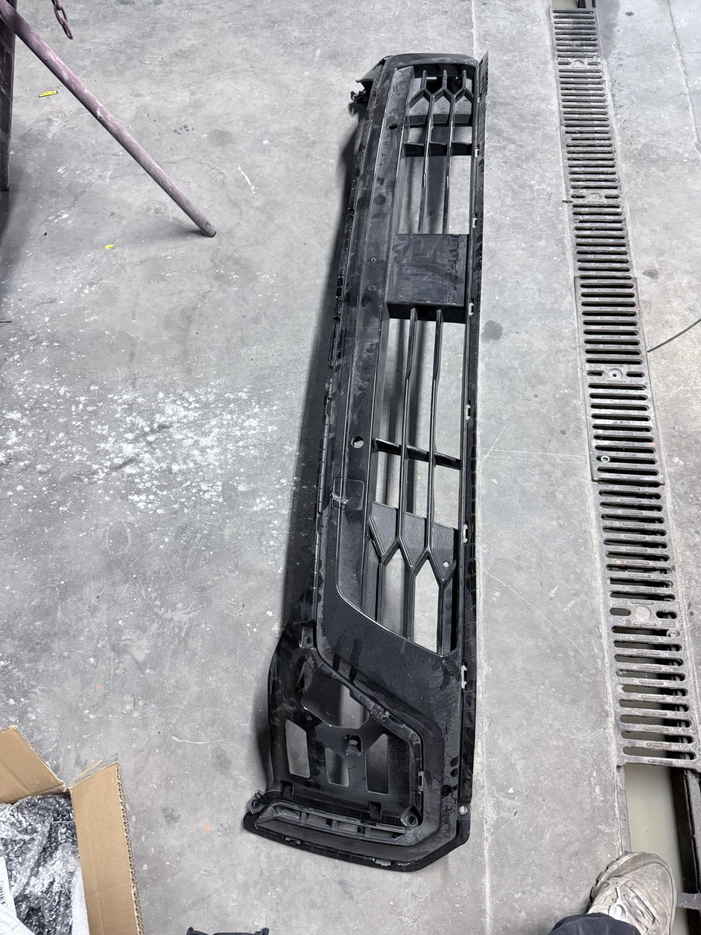 Kia Sorento Lower Grill