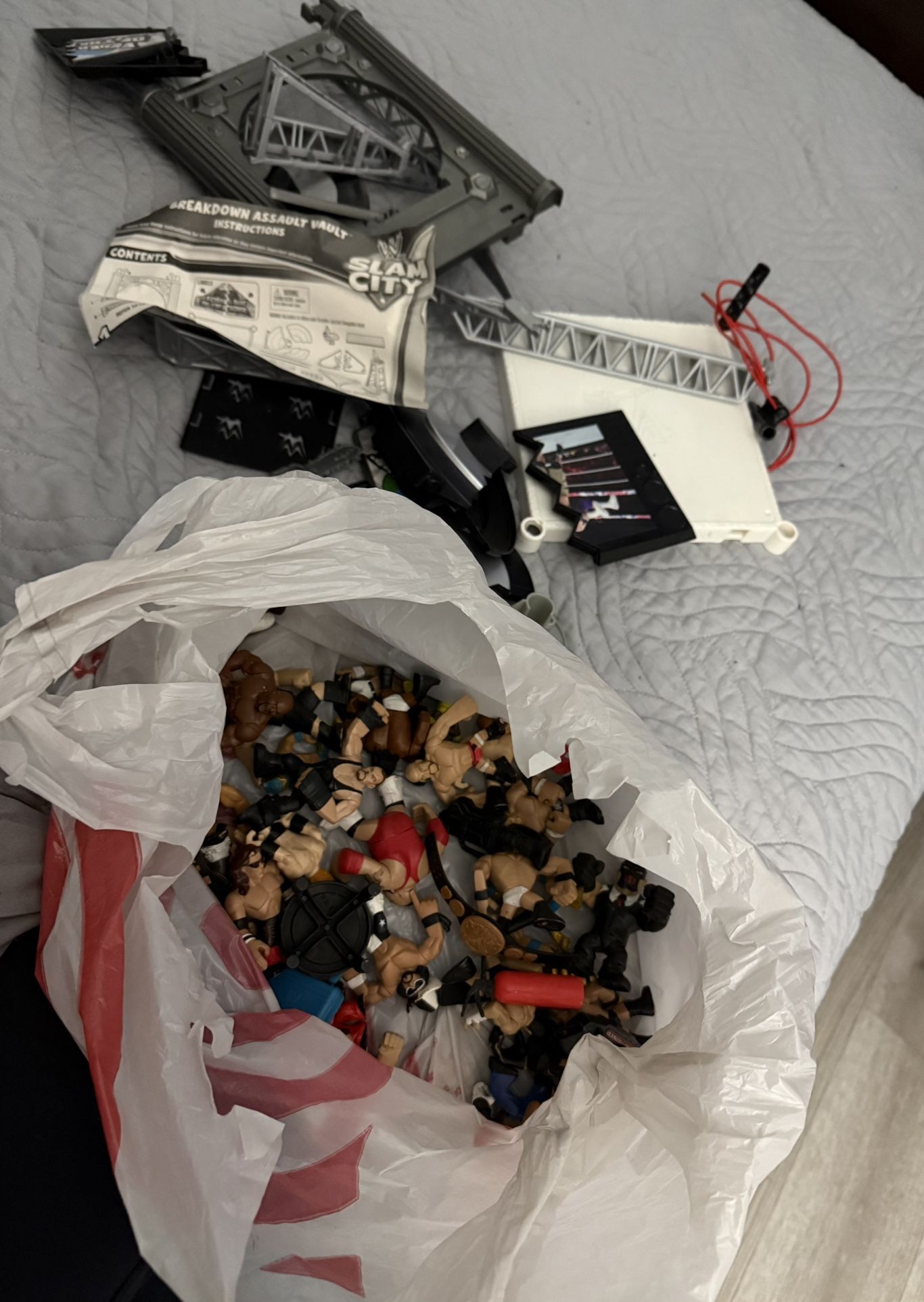 Small Wrestlers. Ring, Belts