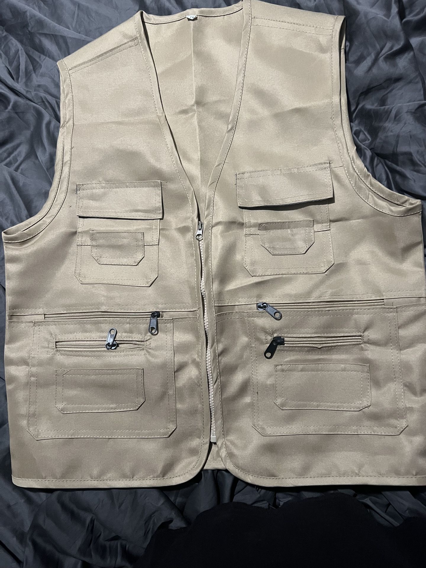Men's Fishing Vest Lightweight Safari Travel Vest Utility Cargo Vest with Multi Pockets Size XL (Fits Like A Large)