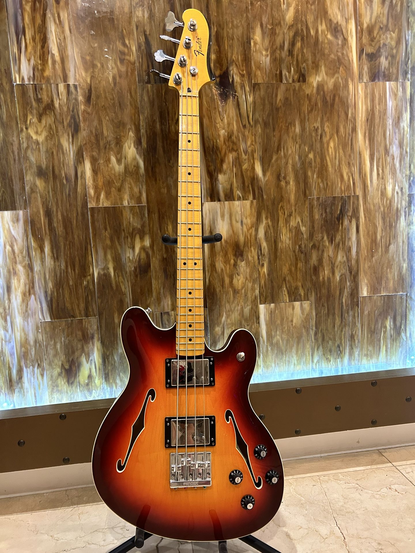 Fender starcaster Short Scale Bass Guitar
