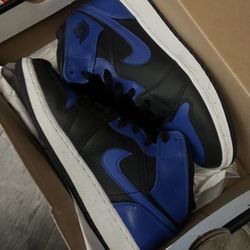 Jordan 1 Mid 5.5 Y