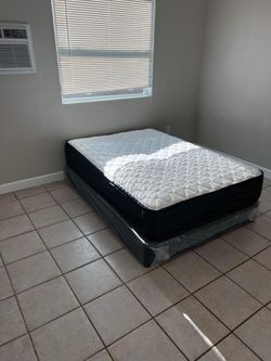 Full/Queen Mattress and Box Spring Set