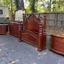 Stunning Queen Bedroom Set  