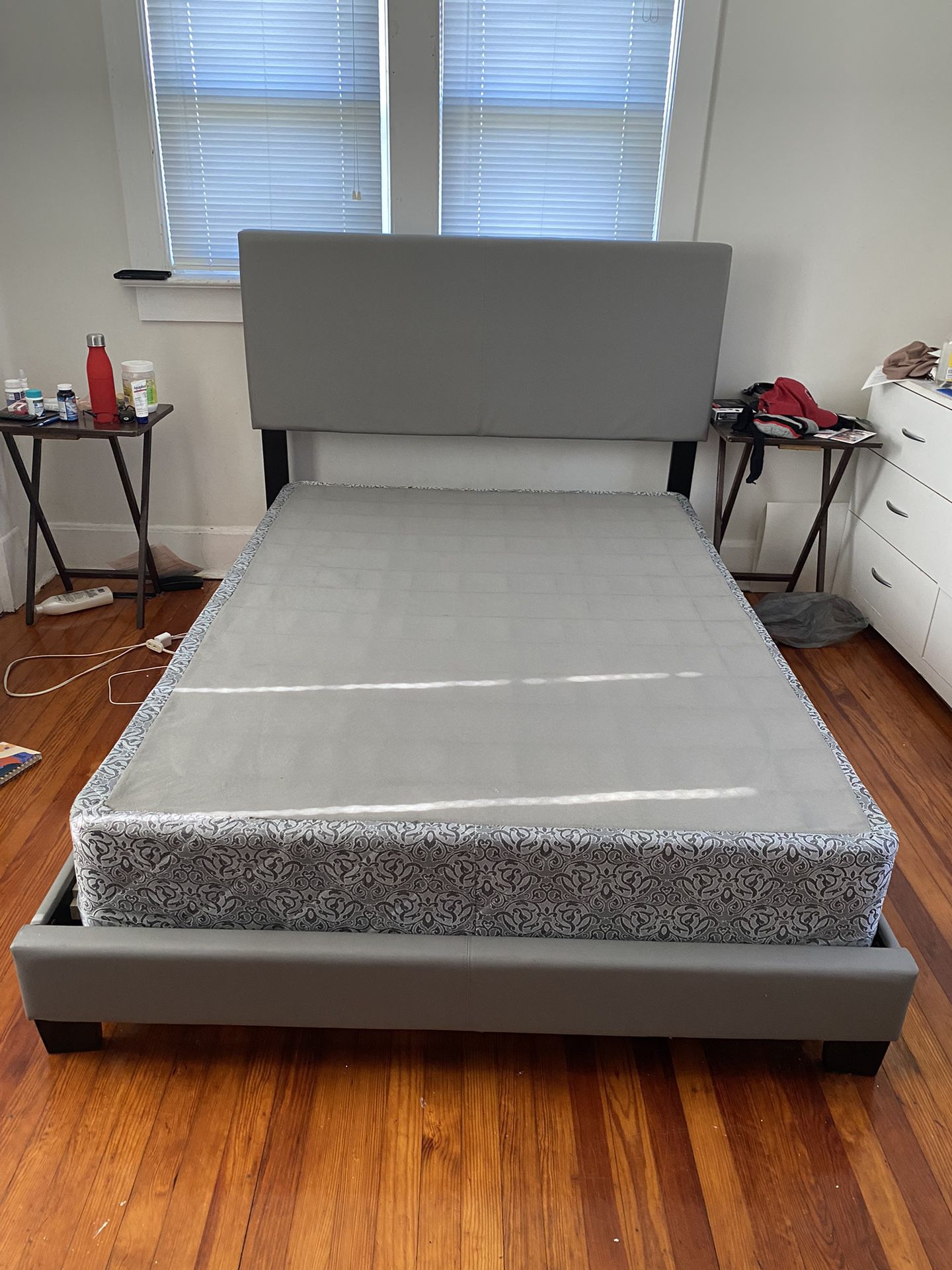 Full Size Bed Frame & Boxspring