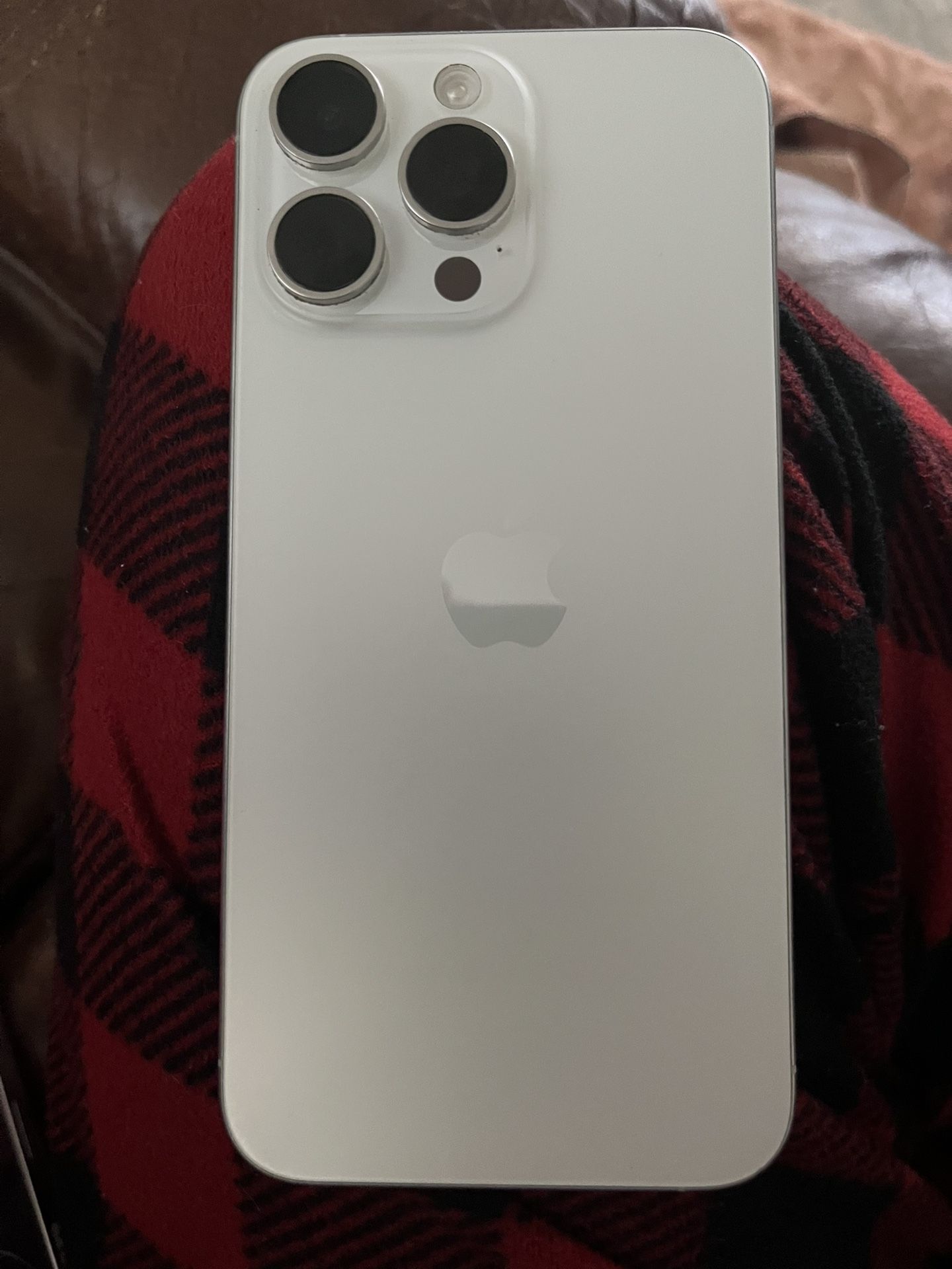iPhone 15 Pro Max