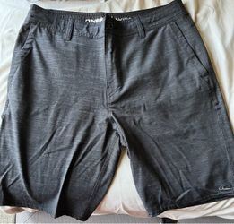 O’Neill small men’s shorts