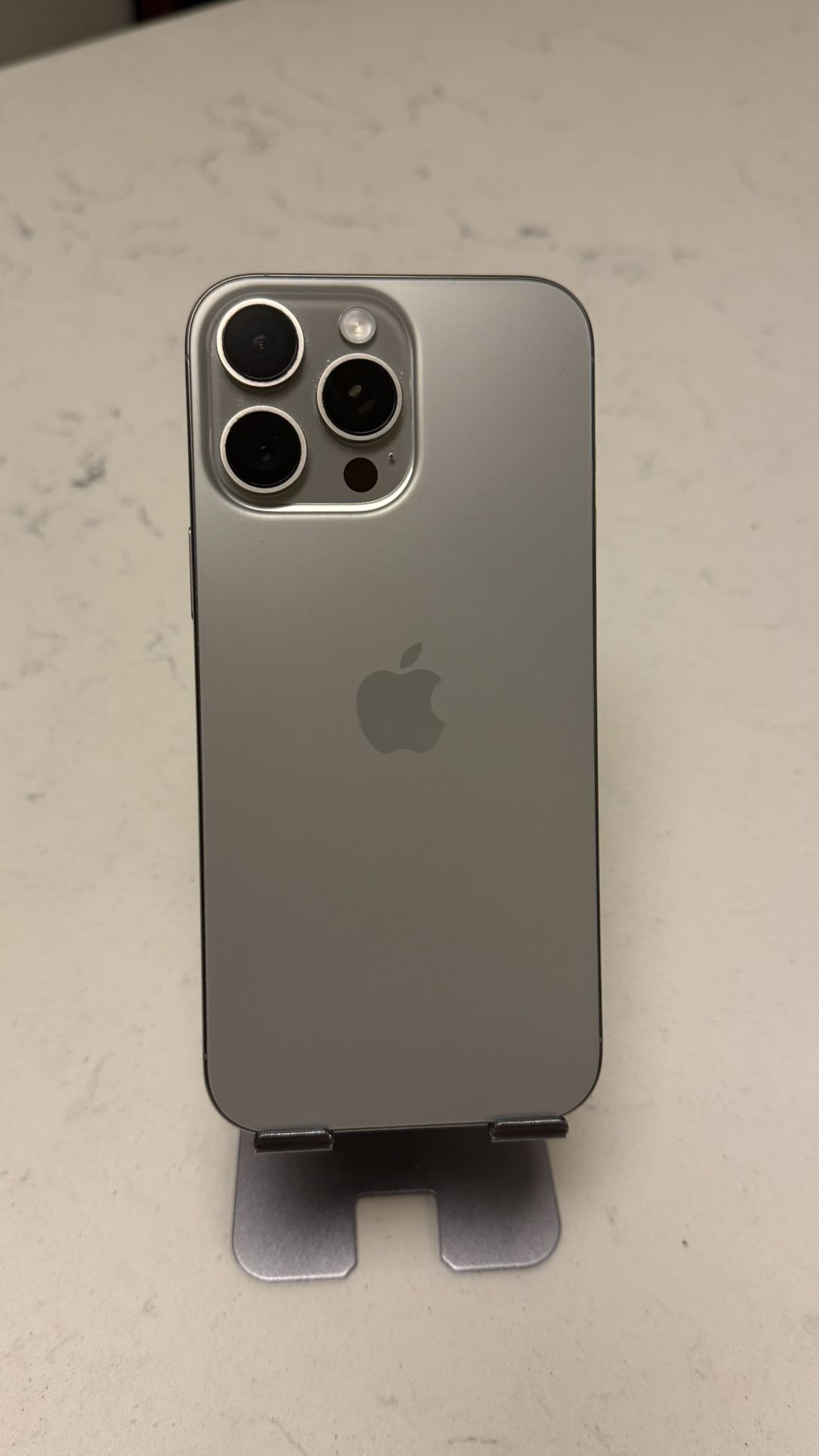iPhone 16 Pro Max 256gb - Natural Titanium - Unlocked
