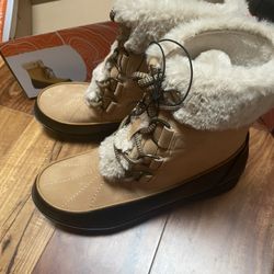 NEW JBU Boots, Size 8