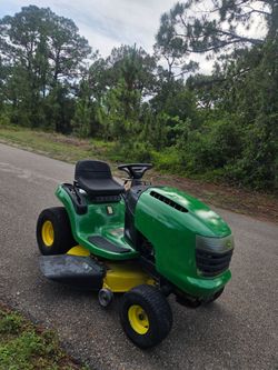 Lawnmover John Deere l100