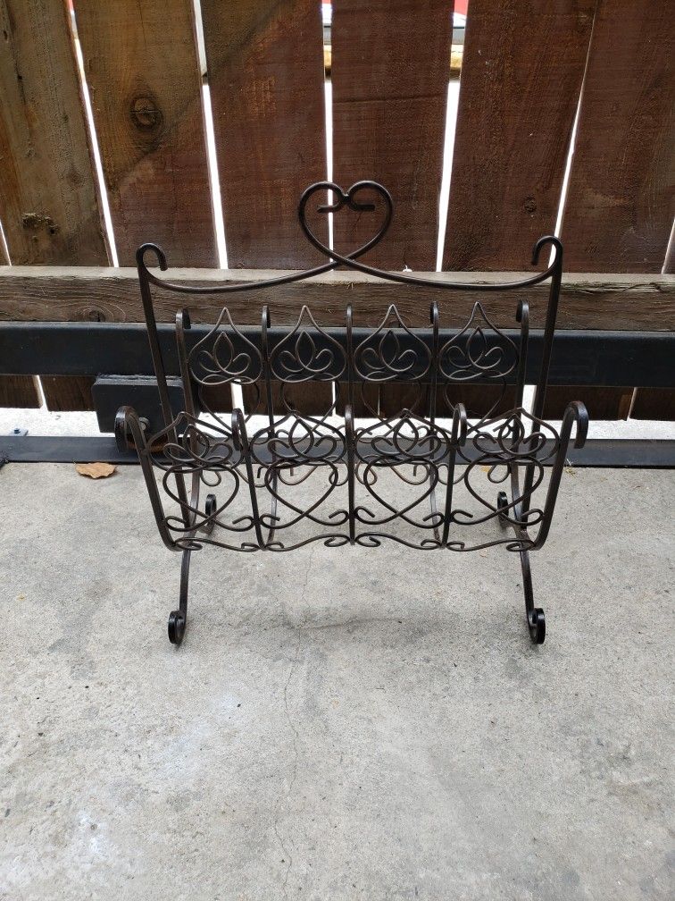 Metal Magazine Rack