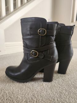 Style and Co  3 1/2" Black Leather Heel Booties  Size 6M