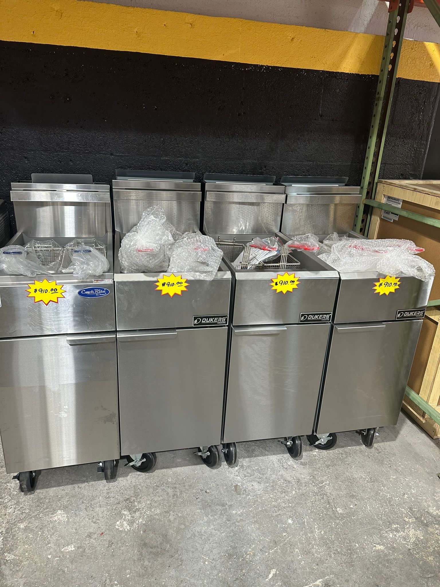 40 LB GAS DOUBLE BASKET DEEP FRYER FOR SALE *** Fryers for restaurant & food trucks !!!!