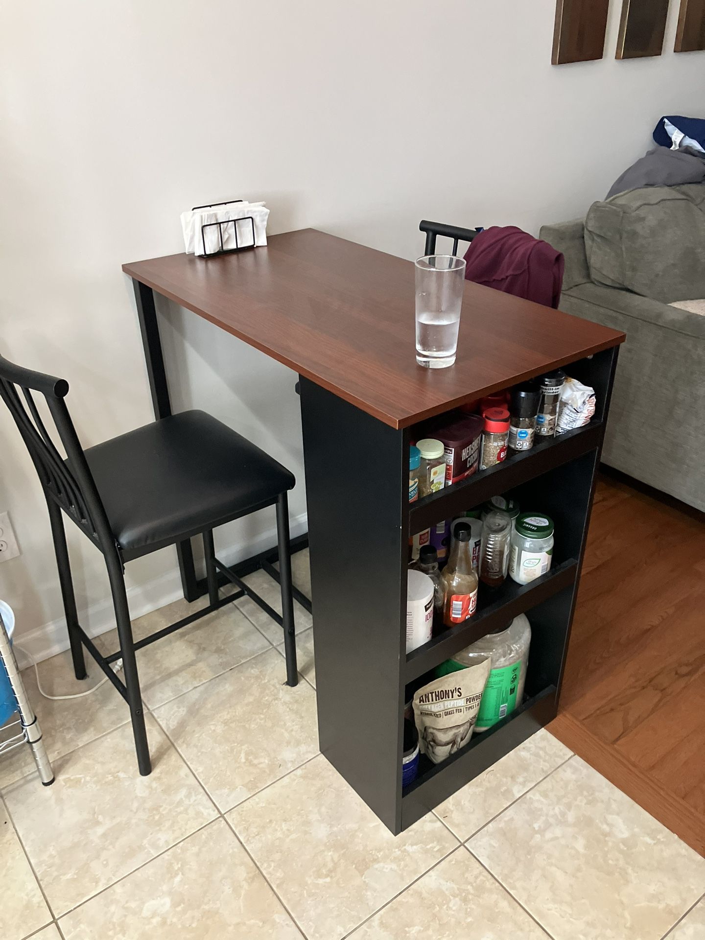 Small Table plus Stools