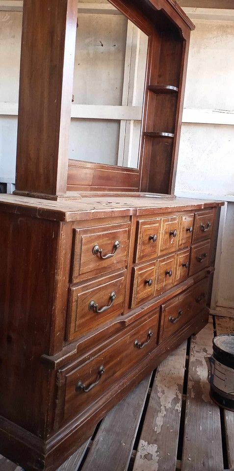 Dresser Set
