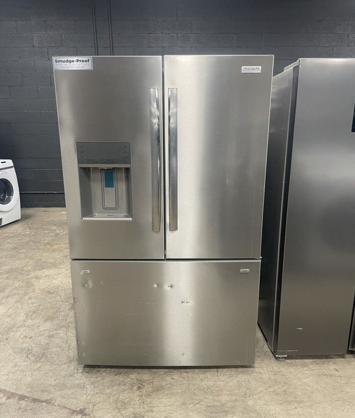 Frigidaire French Door Refrigerator H 8Q